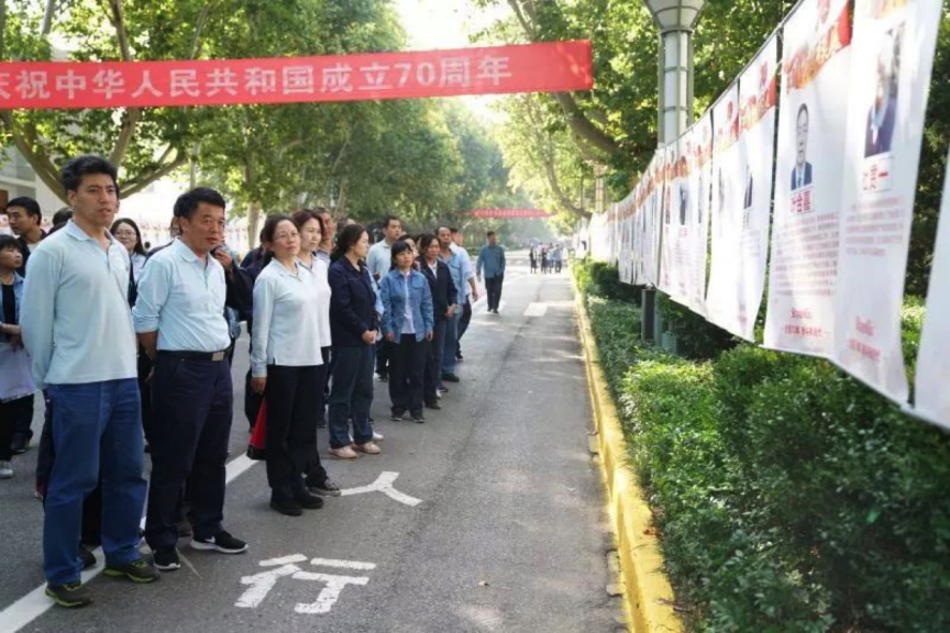 献礼70华诞：尊龙凯时时代楷模展在临潼生产区拉开帷幕